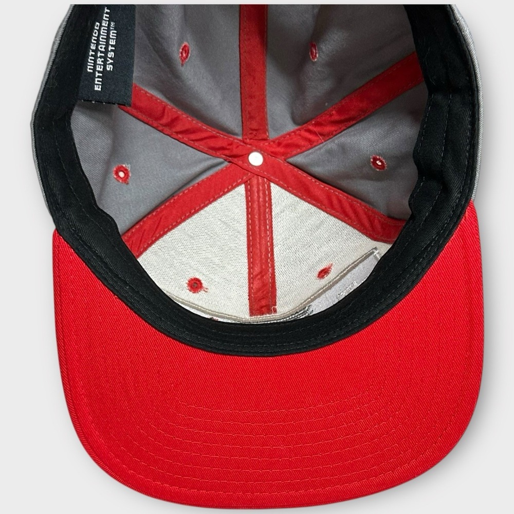 Nintendo NES Video Game Controller Hat Cap Snap‎ Back Gray Red Flat Bill MINT - Picture 5 of 8